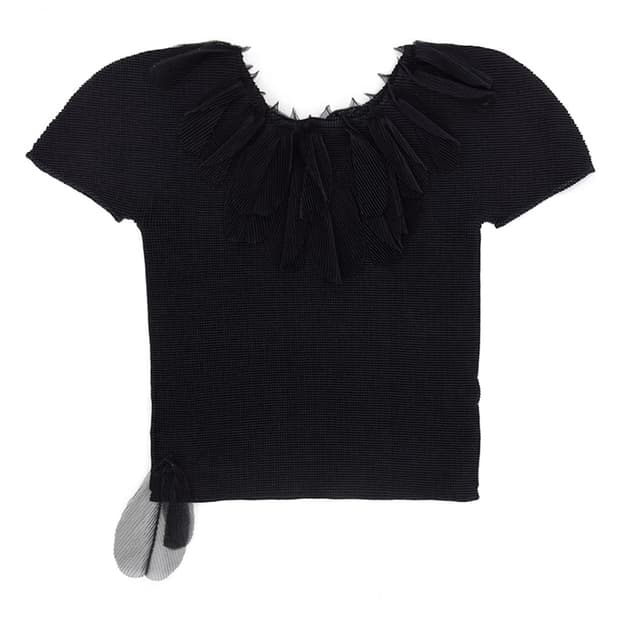 Issey Miyake me Feathers Detail S/S Top