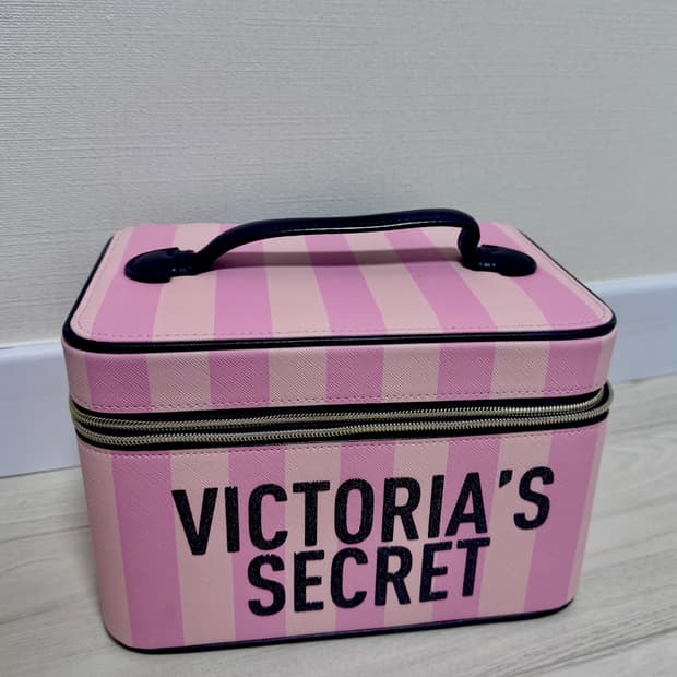 Victoria’s Secret 빅토리아 시크릿 메이크업 박스 및 파우치