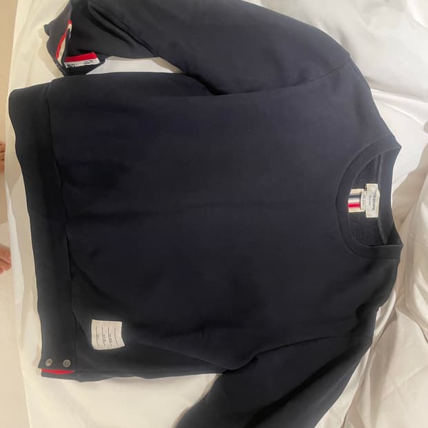 톰브라운 네이비 맨투맨