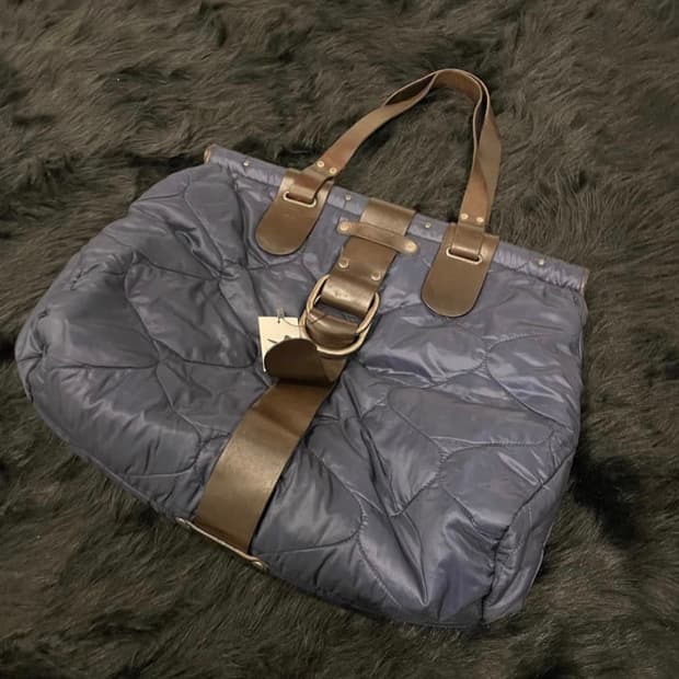 드리스반노튼 퀄팅 레더백 가방