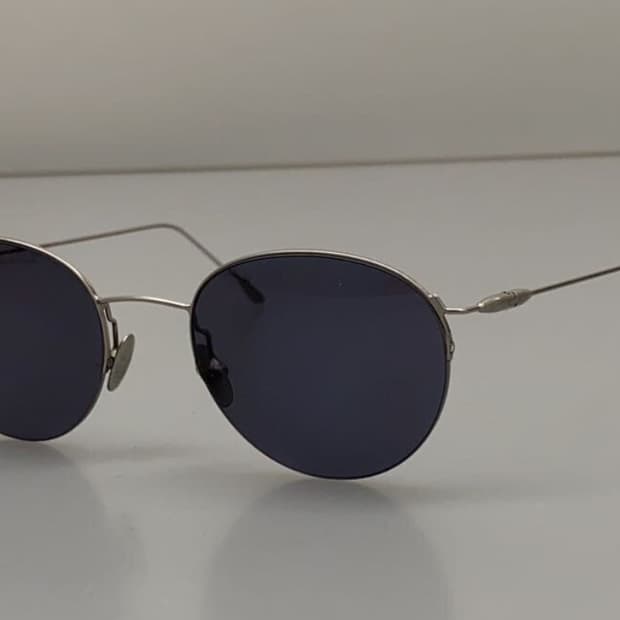 Cutler and Gross 다크네이비 에비에이터 선글라스