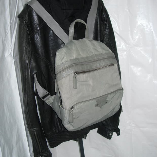 엘르 그레이 나일론 백팩