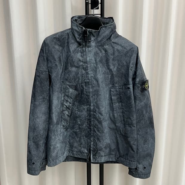 스톤아일랜드 멤브라나 3L 더스트 컬러 피니쉬 자켓(L)