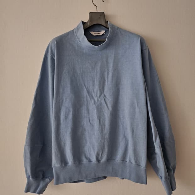 디가웰 DIGAWEL 스웻셔츠
