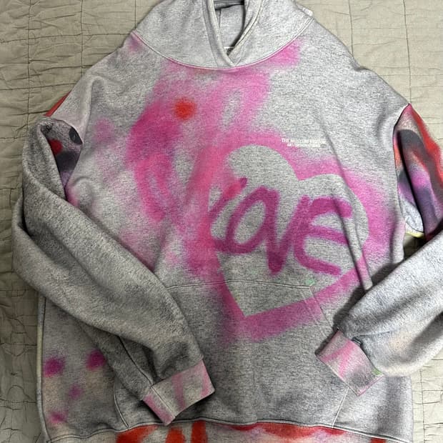 더뮤지엄비지터 후드티