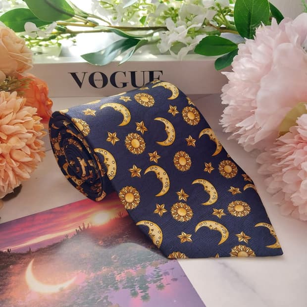 리버티 실크 네이비 해&달 아트 넥타이 9.3cm A+등급 K1491
