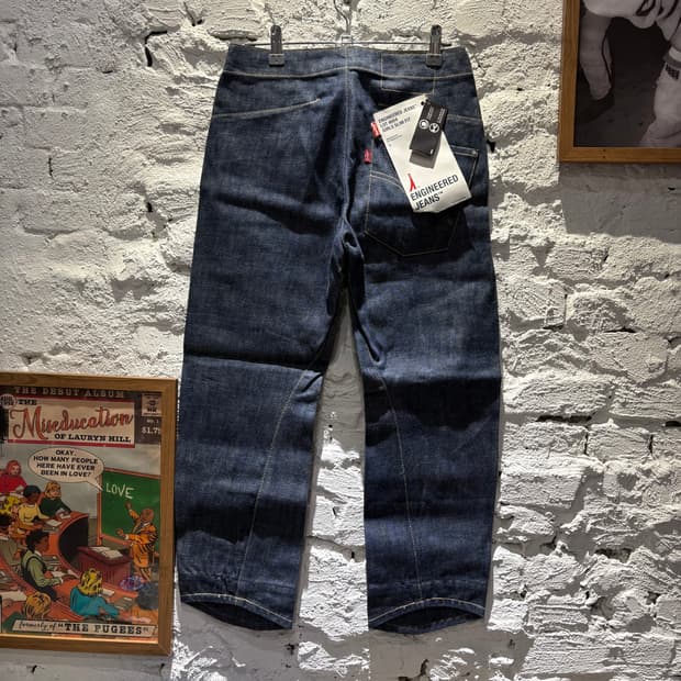 데드스탁 리바이스 엔지니어드 진 