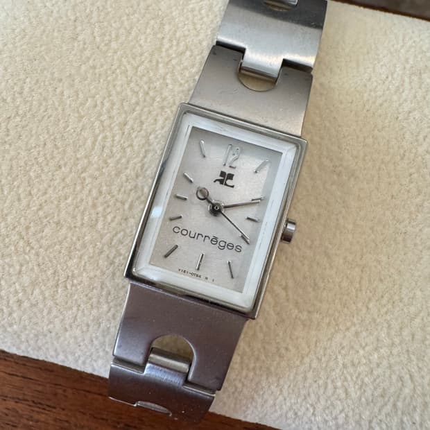 Courrèges 꾸레쥬 실버 뱅글 스퀘어 워치