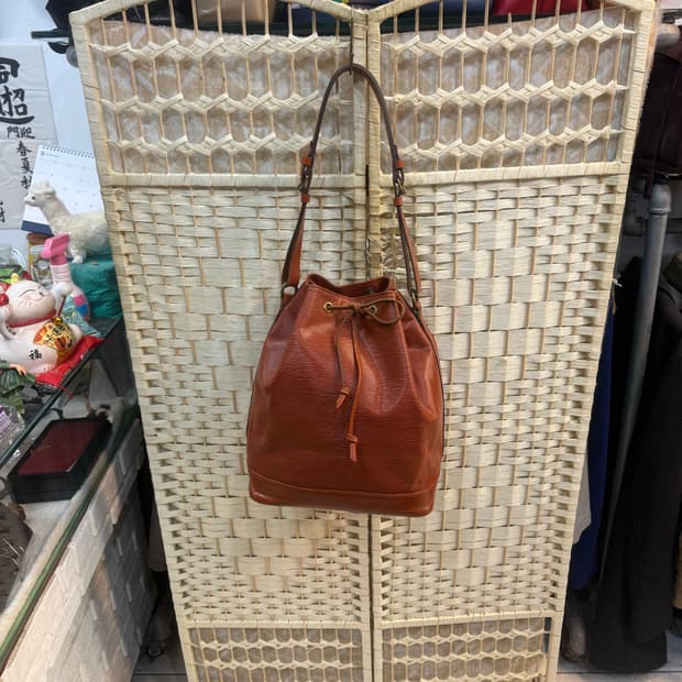 정품 루이비통 에삐 노에 팝니다