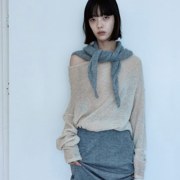 Kindred 언밸런스 오프숄더 울 부클 풀오버