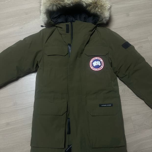 캐나다구스 시타델 카키 패딩