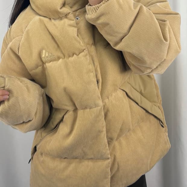 아디다스 베이지 코듀로이 다운 자켓