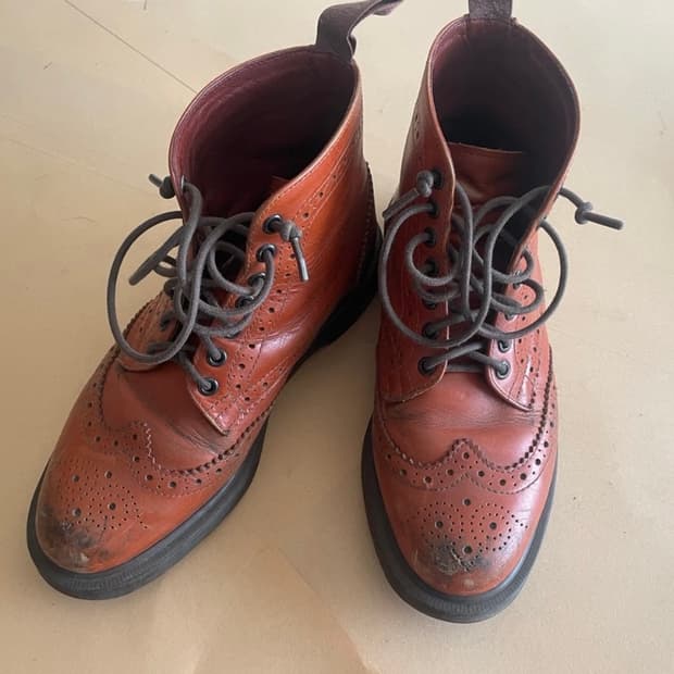 닥터마틴 윙팁 260