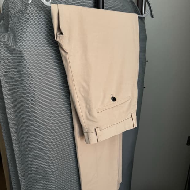 무신사스탠다드 테이퍼드핏 베이지 슬랙스 31