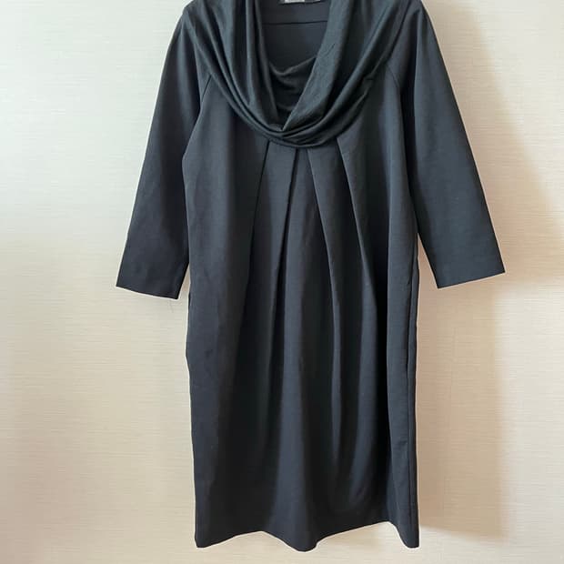 DKNY 울 블랙 원피스 일본산