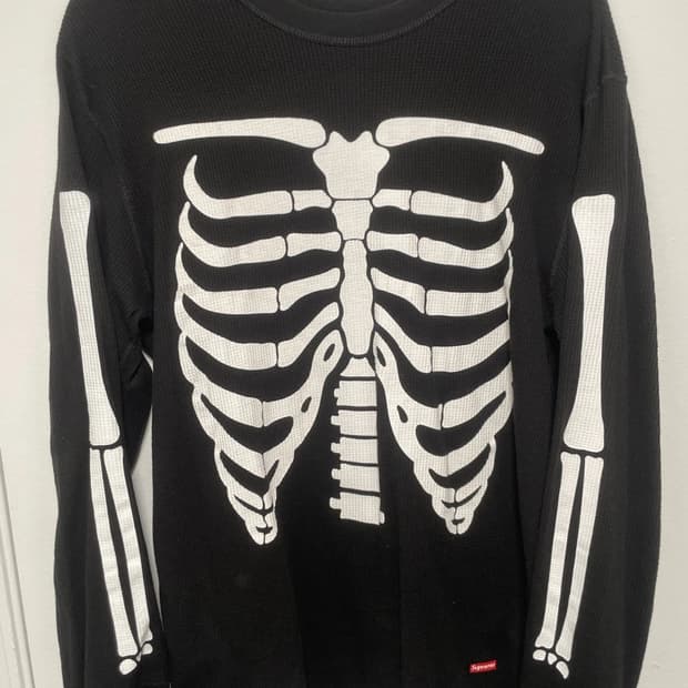 슈프림 헤인즈 본즈 써멀 크루 블랙