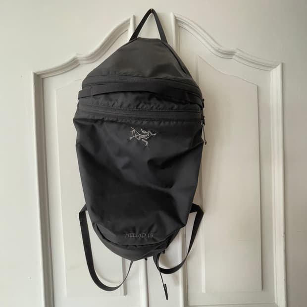 아크테릭스 헬리아드 15 백팩 블랙