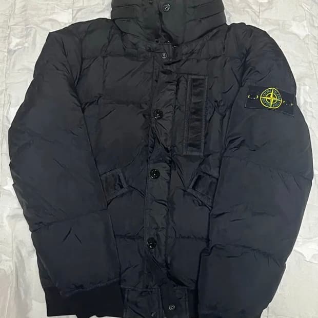 스톤아일랜드 크링클랩스 논후드 숏패딩 19fw S 