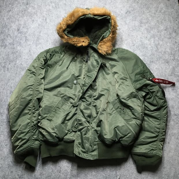 알파 인더스트리 N-2B 플라이트 붐버 자켓 그린