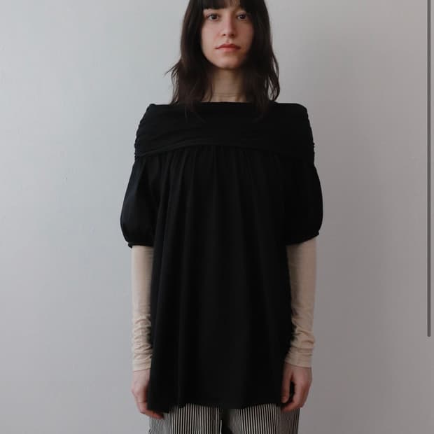 아모르샤이 백리본탑 BACK RIBBON TOP