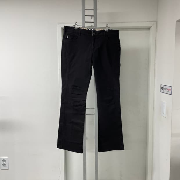 버버리 블랙 팬츠 16