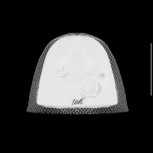 [새상품] TOH 티오에이치 로즈 베일 비니 화이트