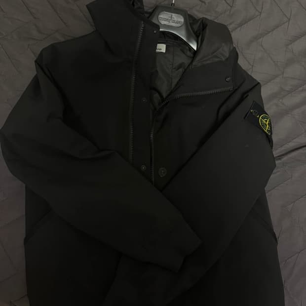 스톤아일랜드 블랙 소프트쉘 자켓