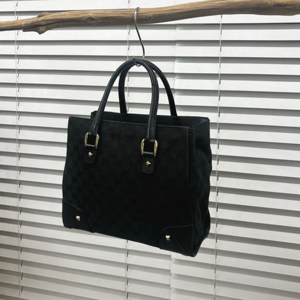 구찌 블랙 cc 캔버스 네일헤드 핸드백