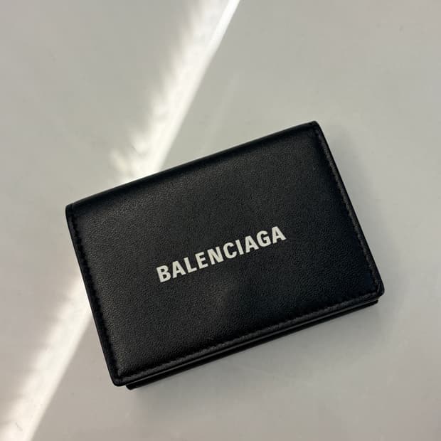 발렌시아가 지갑