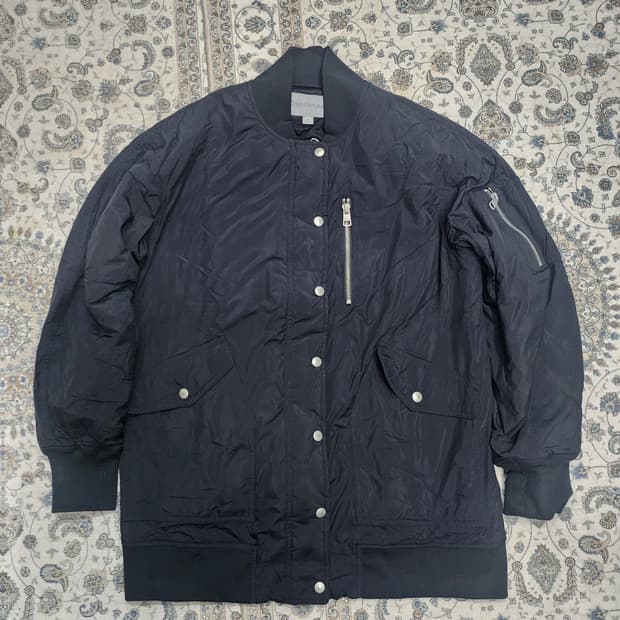 캘빈클라인 퀼팅 봄버자켓 S (66까지)