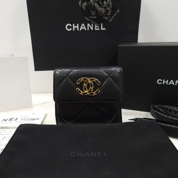 [풀구성] 샤넬 19 스몰 플랩 지갑 