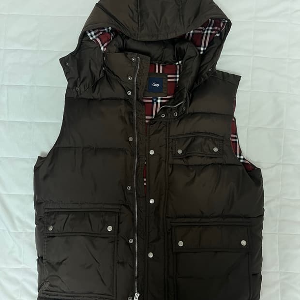 GAP 브라운 체크 조끼패딩