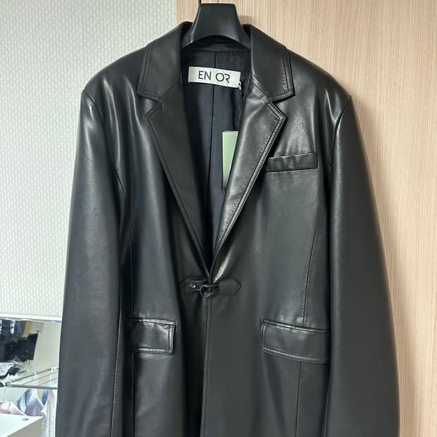 엔오르 비건레더자켓
