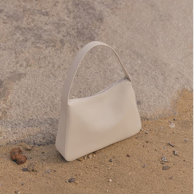 낫띵리튼 ferry 숄더백 오이스터 화이트