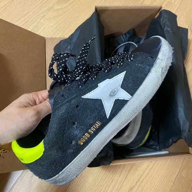 골든구스 스웨이드 로우탑 36사이즈 정품 새상품