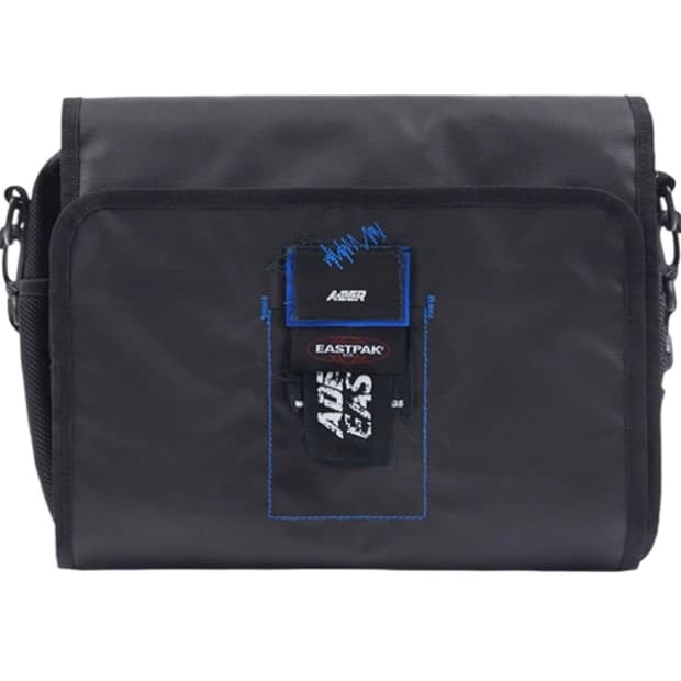 아더에러 X 이스트팩 숄더백