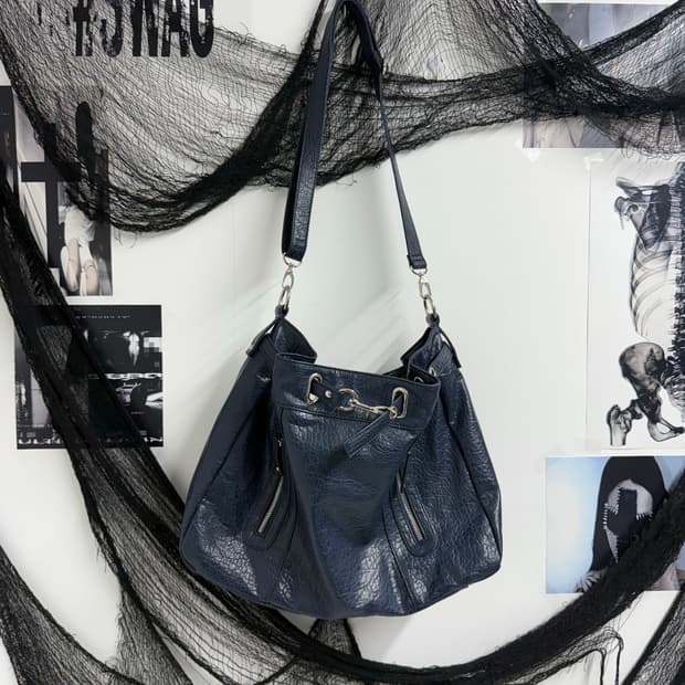 00s chain detail shoulder bag