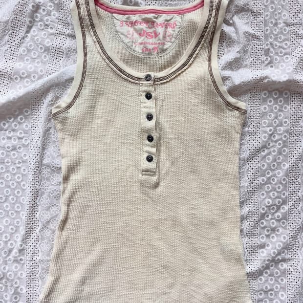 Beige waffle button sleeveless