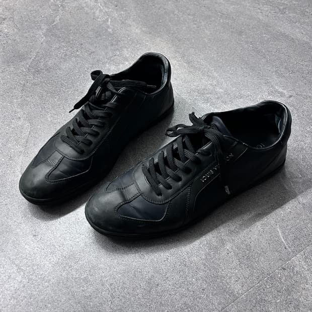 루이비통 로우 레더 스니커즈