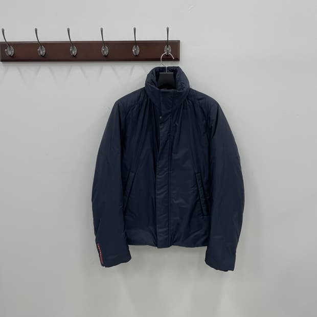 프라다 나일론 리네아 로사 경량 패딩 자켓 50