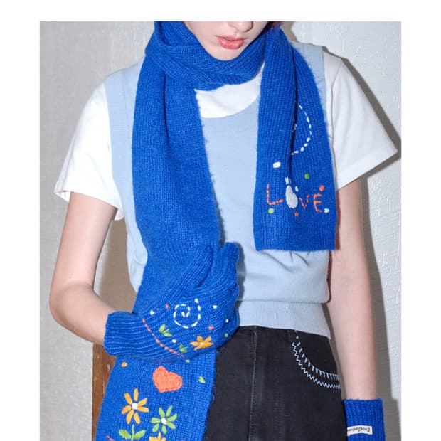 데이지신드롬 머플러 블루 자수 새상품