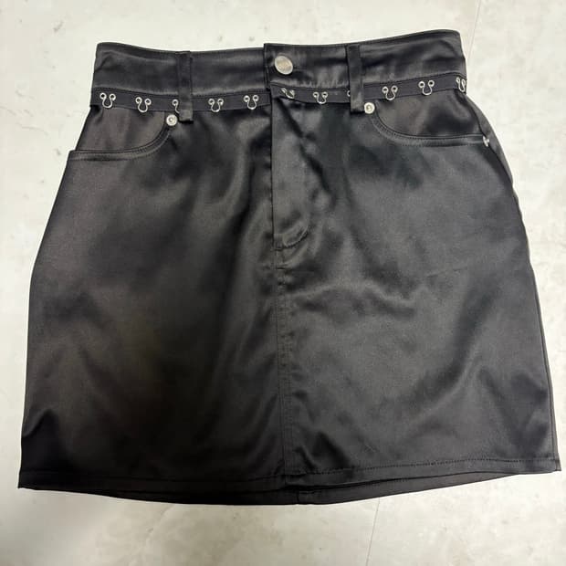 페인오어플레져 실크 스커트