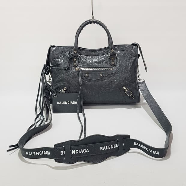 발렌시아가 클래식 모터백 스몰 로고스트랩 431621