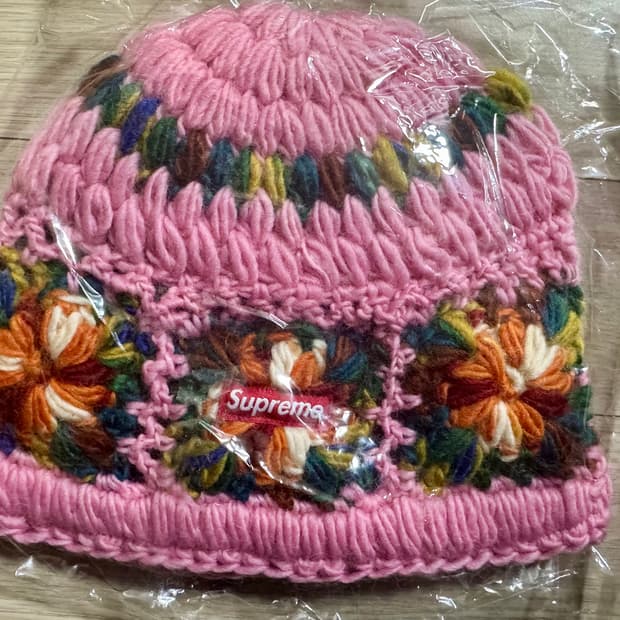 새상품) 슈프림 크로셰 비니 핑크 - 25ss