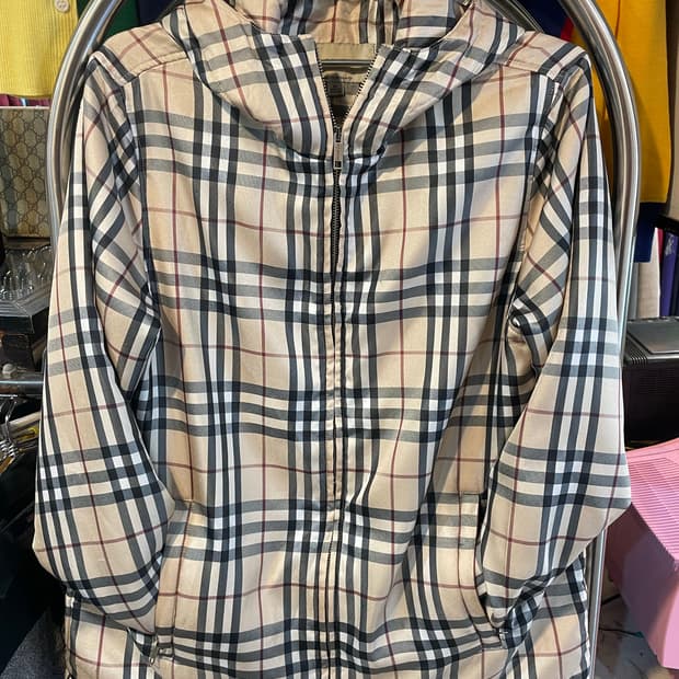 버버리체크 바람막이 자켓