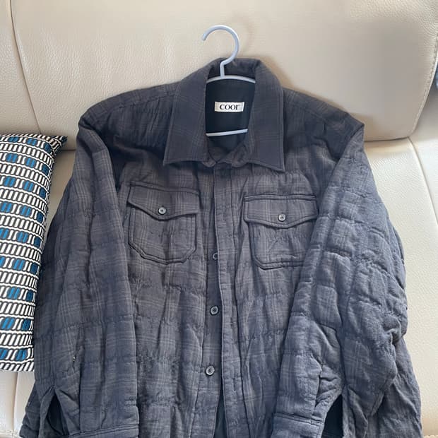 쿠어 링클 체크 패디드 아우터 셔츠 (신더차콜) L 사이즈 팝니당