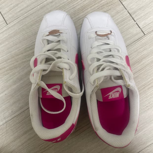 나이키 코르테즈 흰핑 235mm