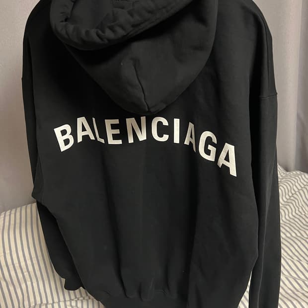 발렌시아가 백로고 후드티