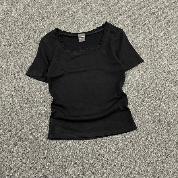 M)Japanese vintage 여성 블랙 프릴 보트넥 반팔