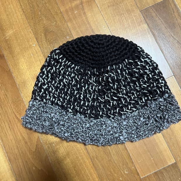 낫띵에브리띵 FURRY BUCKET HAT 브라운